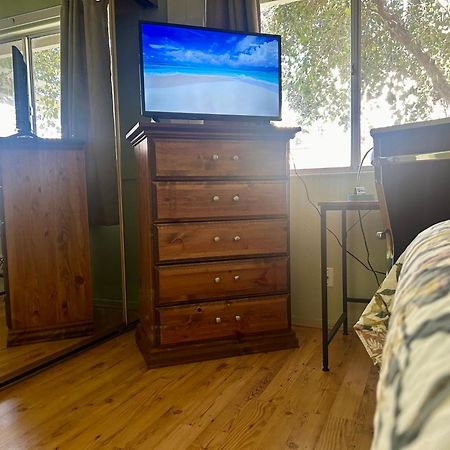 Vineyard Vista Suite With Tv And Private Bathroom Hemet Εξωτερικό φωτογραφία