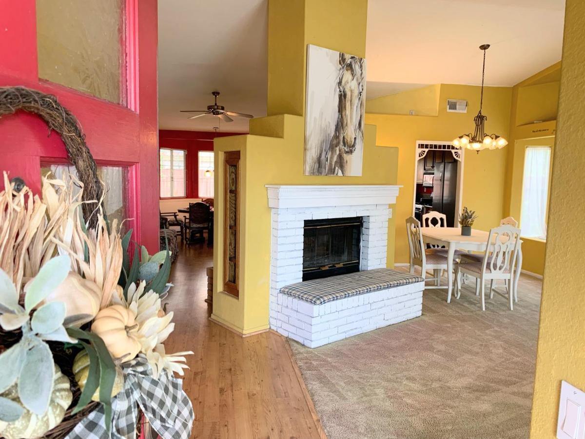 Vineyard Vista Suite With Tv And Private Bathroom Hemet Εξωτερικό φωτογραφία