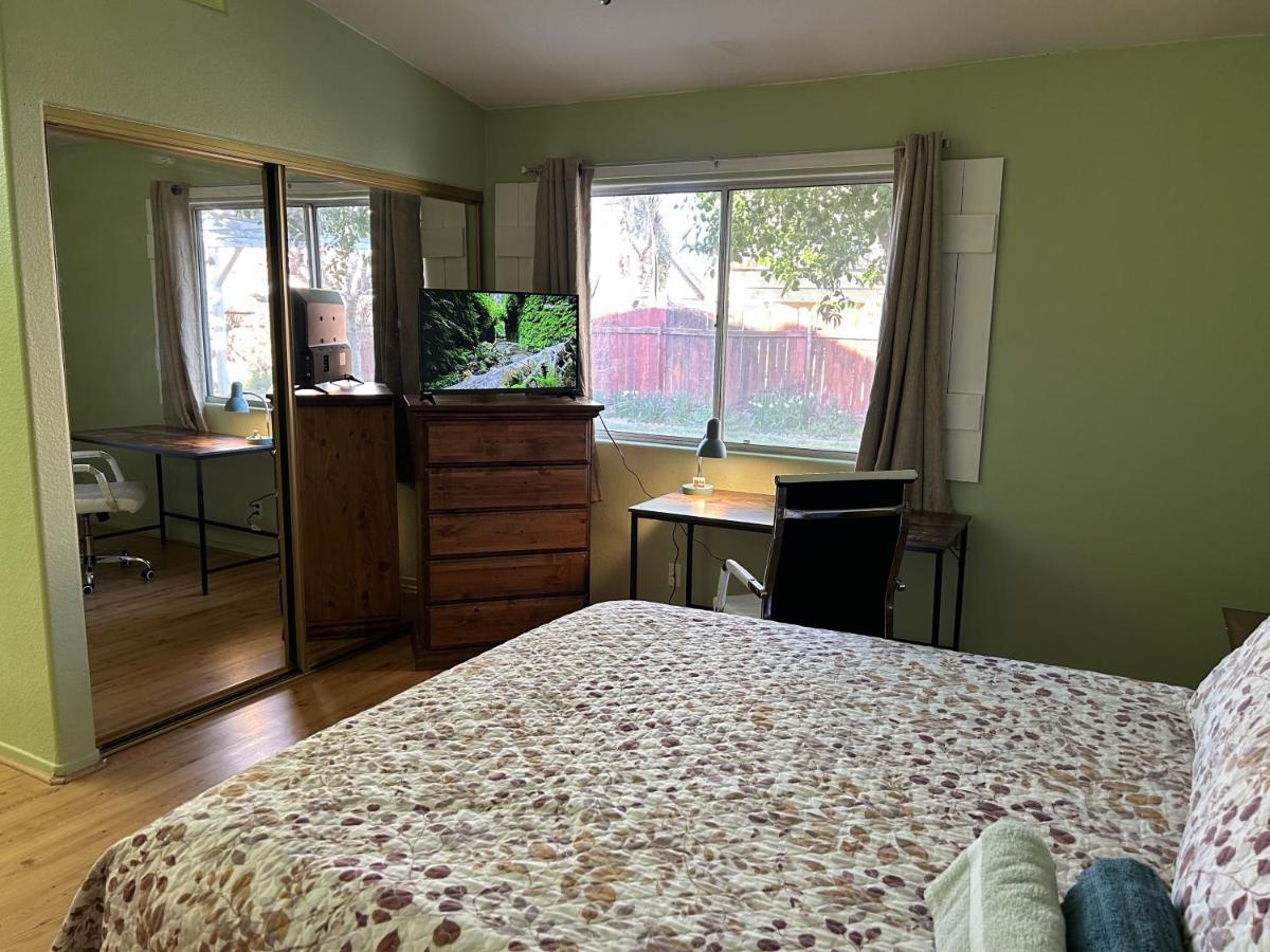 Vineyard Vista Suite With Tv And Private Bathroom Hemet Εξωτερικό φωτογραφία
